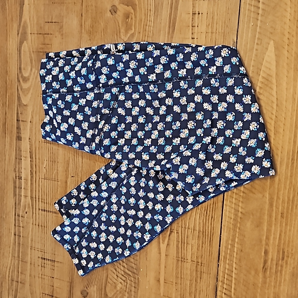 Fabletics Ultra High-Waisted PureLuxe 7/8 Legging Daisy Field Check Large